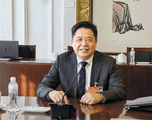 加快能源技術(shù)創(chuàng)新 促進成果轉(zhuǎn)化——訪全國人大代表、中國科學院寧波材料技術(shù)與工程研究所所長黃政仁