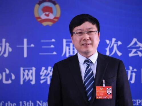 【兩會】云南聯(lián)通總經(jīng)理張?jiān)朴拢喊l(fā)揮通信央企數(shù)字經(jīng)濟(jì)發(fā)展主力軍作用，推進(jìn)5G公眾應(yīng)用健康發(fā)展
