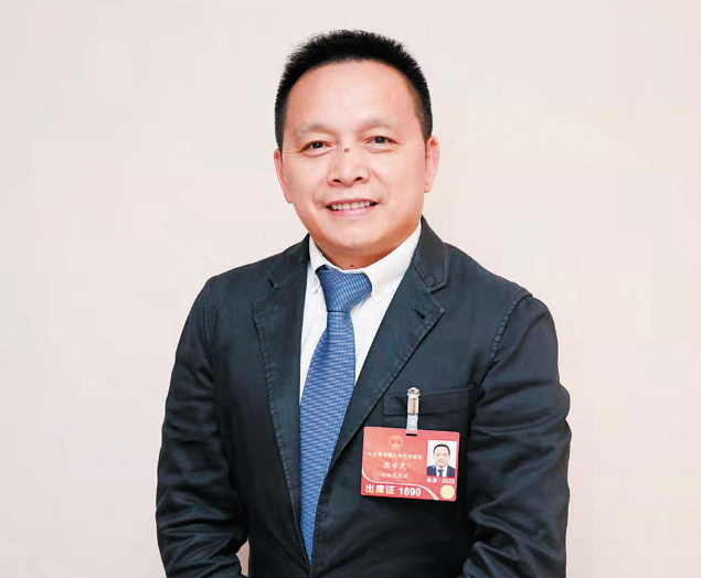【兩會】以優(yōu)質(zhì)高效的供電服務(wù)助力經(jīng)濟(jì)社會發(fā)展——訪全國人大代表、鹽津鋪?zhàn)邮称饭煞萦邢薰径麻L張學(xué)武