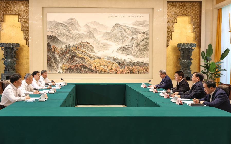雷鳴山、韓君拜會(huì)湖北省委書(shū)記王蒙徽、省長(zhǎng)王忠林