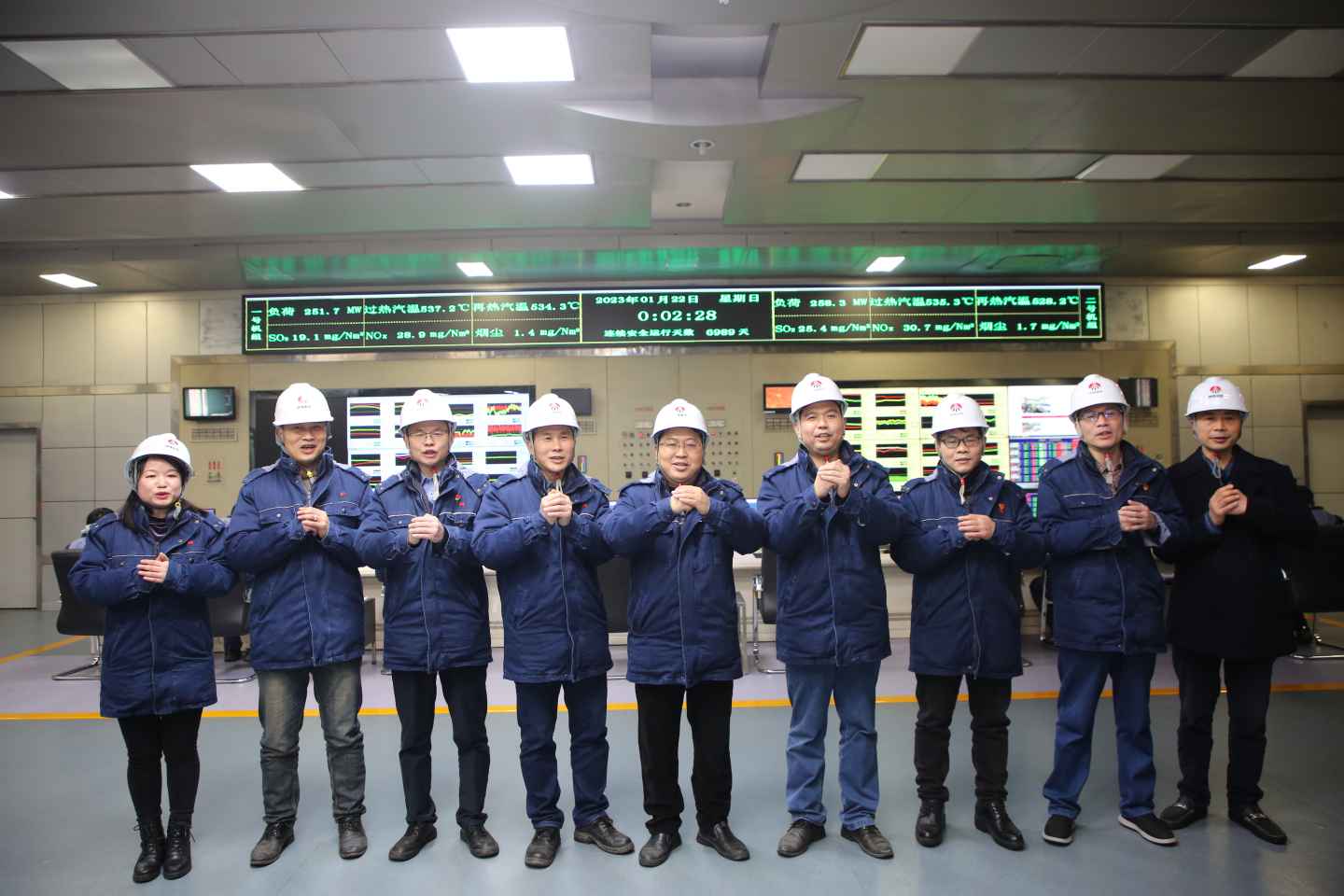 陜煤石電除夕慰問送溫暖，崗位堅守幸?！巴谩保╰oo）