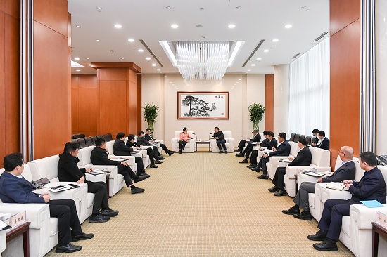 華能集團(tuán)總經(jīng)理、黨組副書記鄧建玲會(huì)見常州市市長(zhǎng)盛蕾