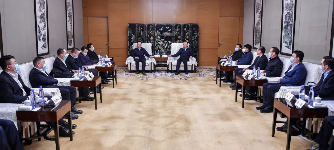 大唐集團黨組書記、董事長鄒磊與陜投集團董事長袁小寧、總經理趙軍會談