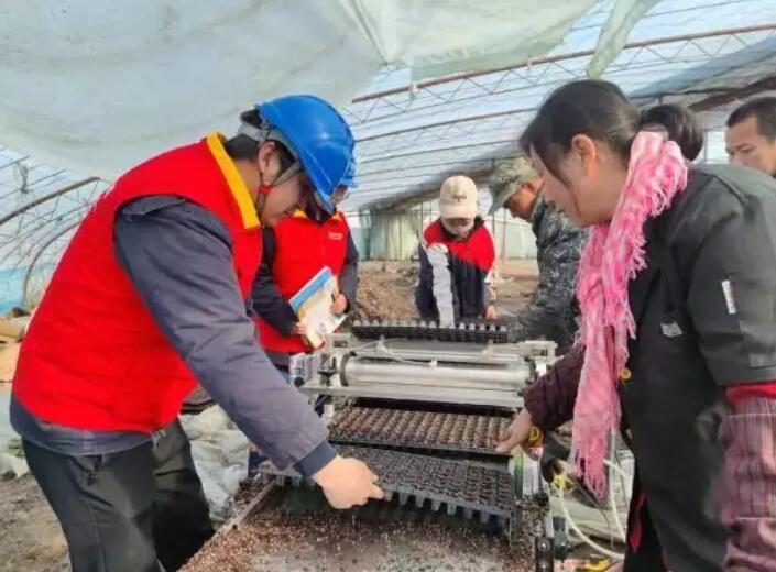 國(guó)網(wǎng)新疆電力公司貼心服務(wù)，為春耕春灌用電保駕護(hù)航