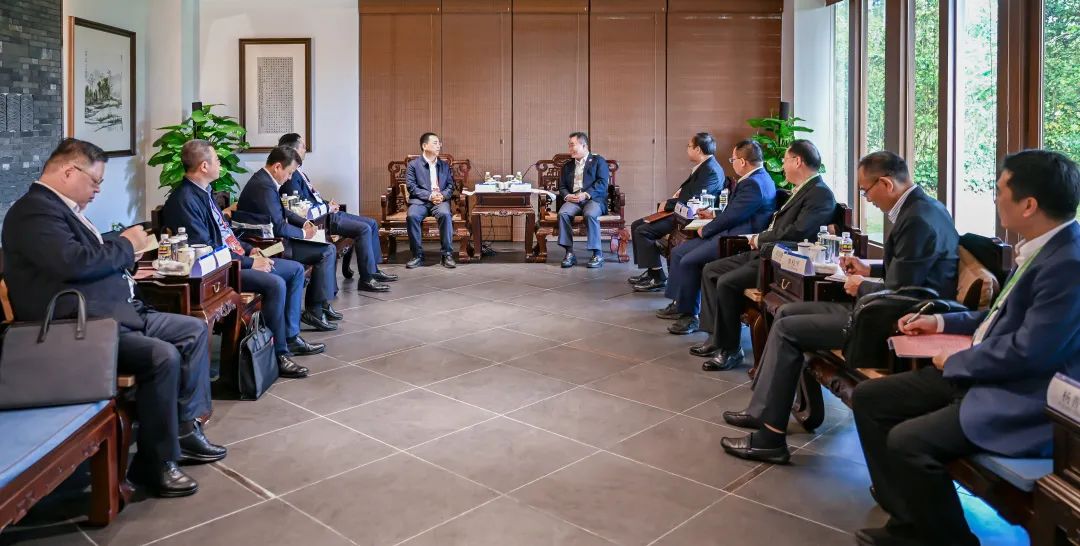 大唐集團(tuán)黨組書記、董事長(zhǎng)鄒磊與海南省副省長(zhǎng)倪強(qiáng)會(huì)談