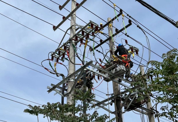 六五四供電公司奮戰(zhàn)8小時，順利完成新線路投運(yùn)