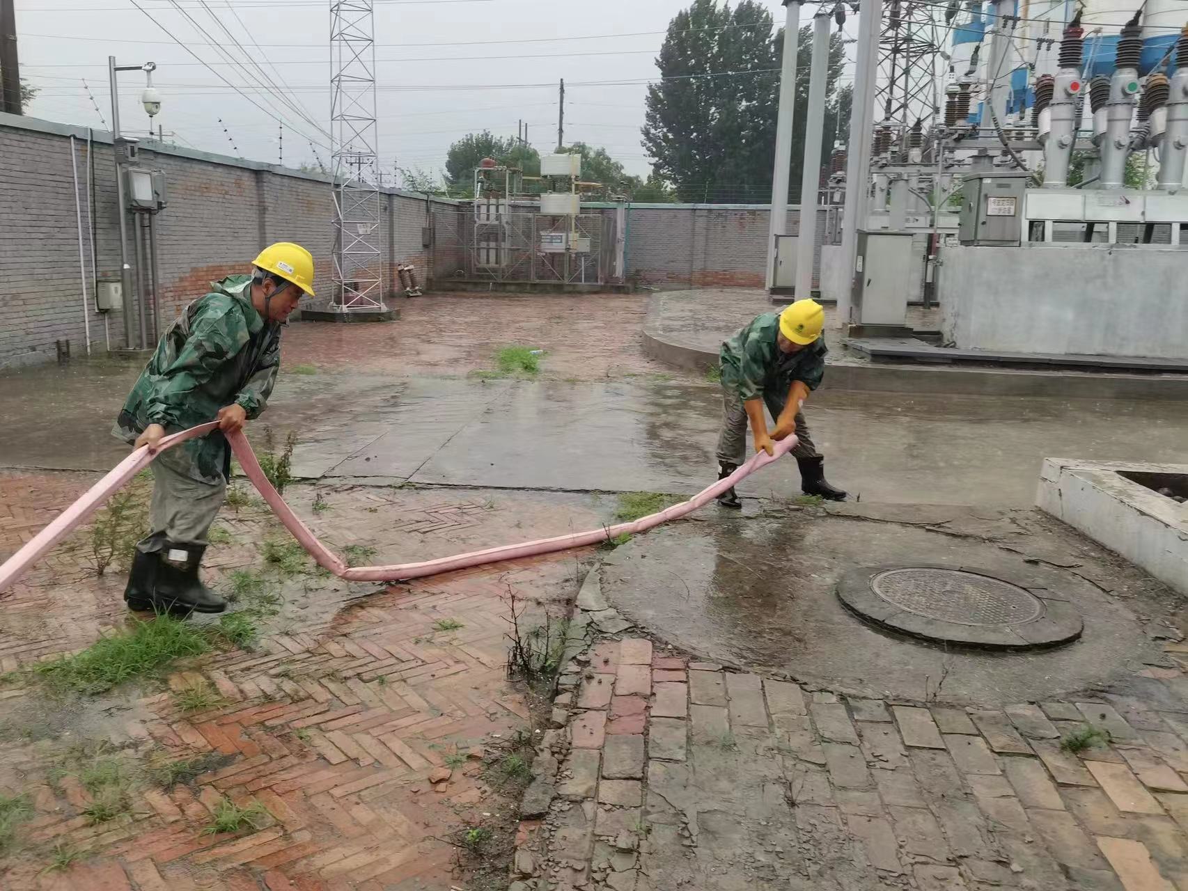 京津冀地區(qū)迎來(lái)極端強(qiáng)降雨，國(guó)網(wǎng)冀北電力近7000人迎戰(zhàn)