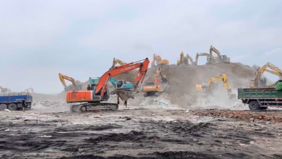 【防汛救災 央企行動】爭分奪秒加固堤壩，中建集團馳援天津防汛抗洪一線