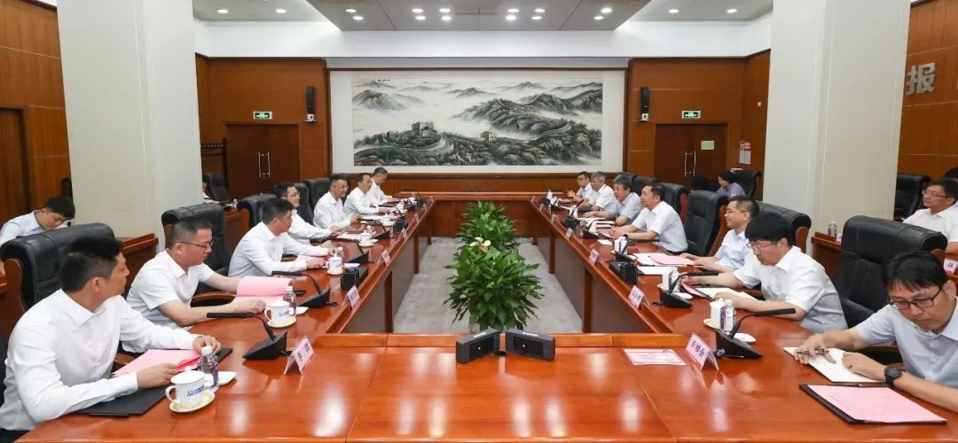 中核集團(tuán)黨組副書記、總經(jīng)理顧軍會見蘇州市委副書記、市長吳慶文一行