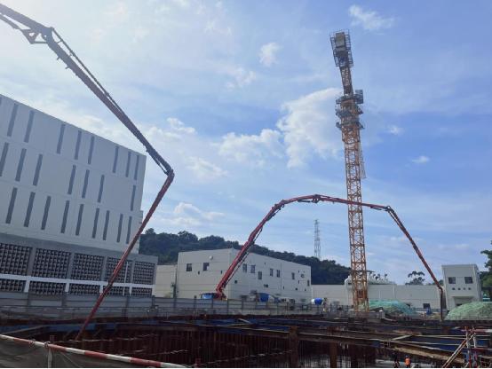 恒運9F燃機綜合辦公樓基礎(chǔ)筏板及承臺、坡道底板澆筑完成