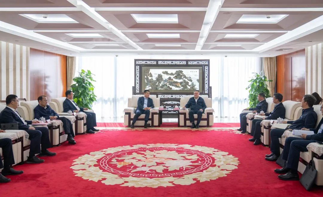 華電集團黨組副書記、總經(jīng)理葉向東與山東能源黨委書記、董事長李偉舉行會談