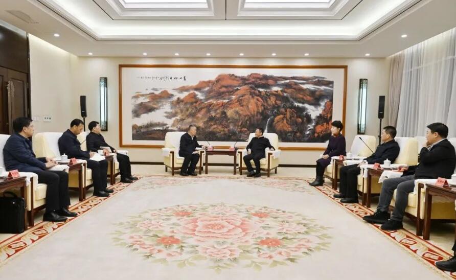 三峽集團(tuán)董事長(zhǎng)、黨組書記雷鳴山拜會(huì)內(nèi)蒙古自治區(qū)黨委書記孫紹騁、自治區(qū)主席王莉霞