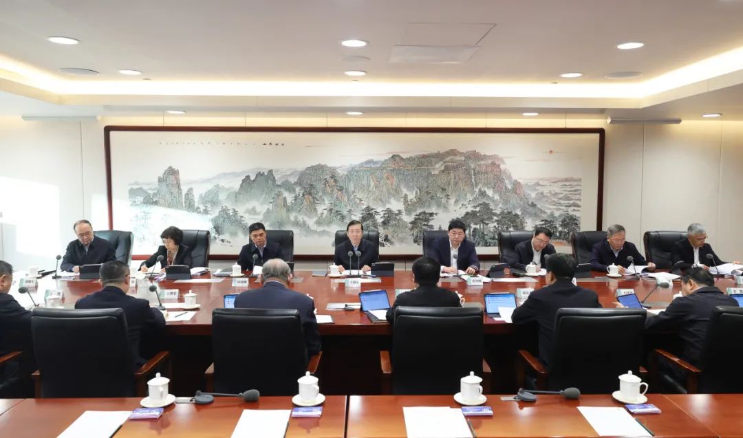 國家電網(wǎng)公司領(lǐng)導(dǎo)班子和專職助理、總師、副總師2024年調(diào)研座談會召開