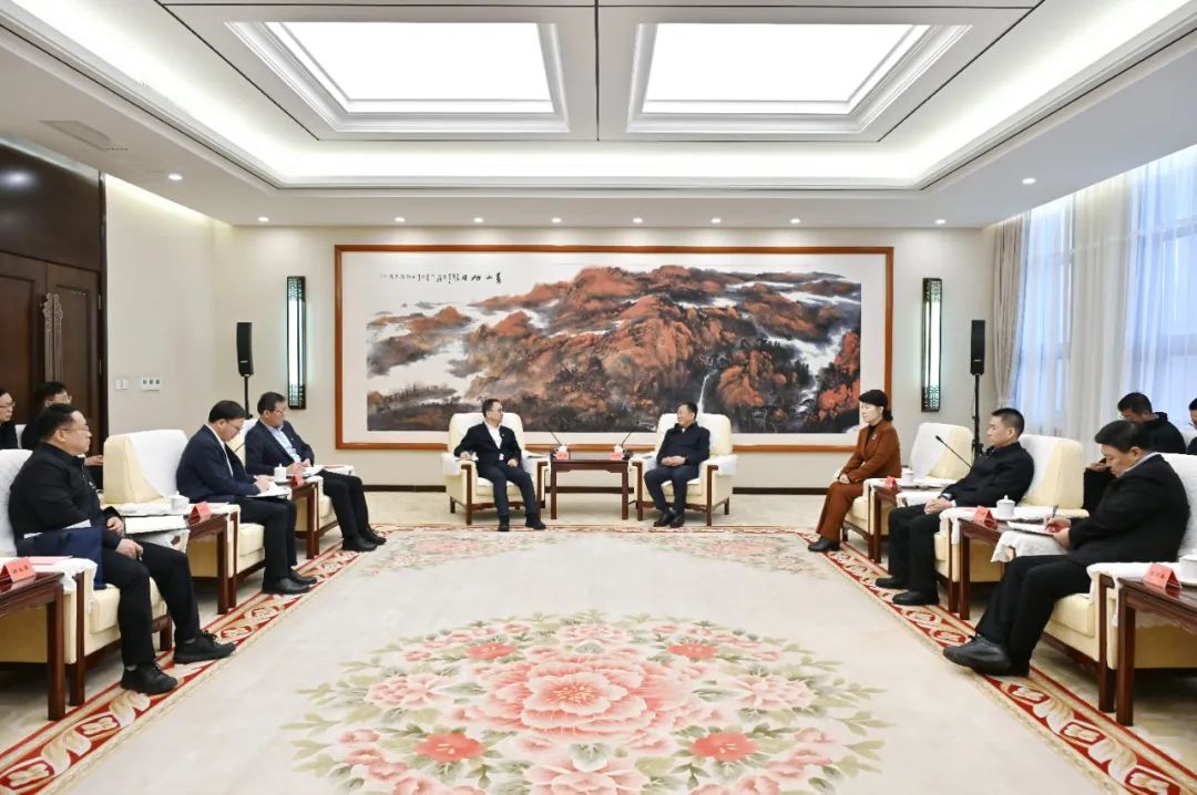 中國大唐集團(tuán)有限公司董事長鄒磊拜會(huì)內(nèi)蒙古自治區(qū)黨委書記孫紹騁、自治區(qū)主席王莉霞