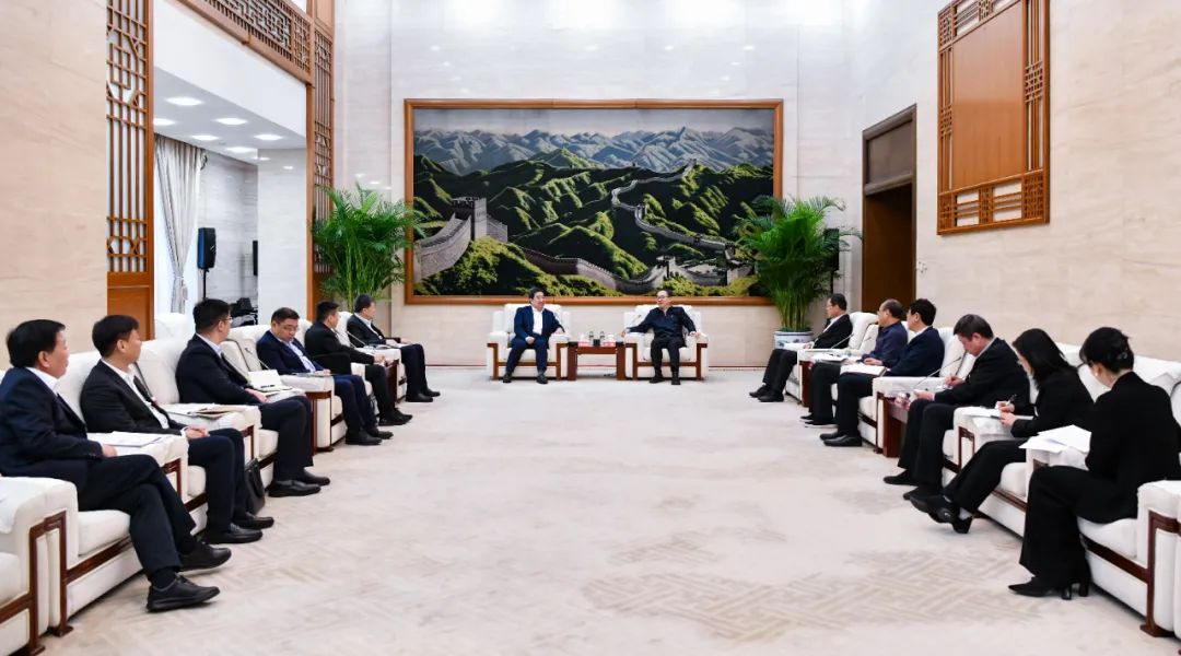 中國(guó)電氣裝備白忠泉董事長(zhǎng)、周群總經(jīng)理拜訪中國(guó)大唐董事長(zhǎng)鄒磊
