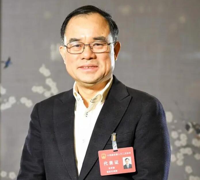 【兩會(huì)好聲音】全國人大代表、長安汽車董事長朱華榮：強(qiáng)化市場(chǎng)調(diào)節(jié)手段，進(jìn)一步改善汽車消費(fèi)環(huán)境