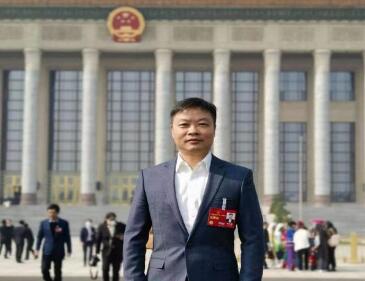 【兩會(huì)好聲音】全國(guó)人大代表、小鵬汽車董事長(zhǎng)何小鵬：探索限定場(chǎng)景無(wú)人駕駛法規(guī)，助力車網(wǎng)融合和低空經(jīng)濟(jì)騰飛