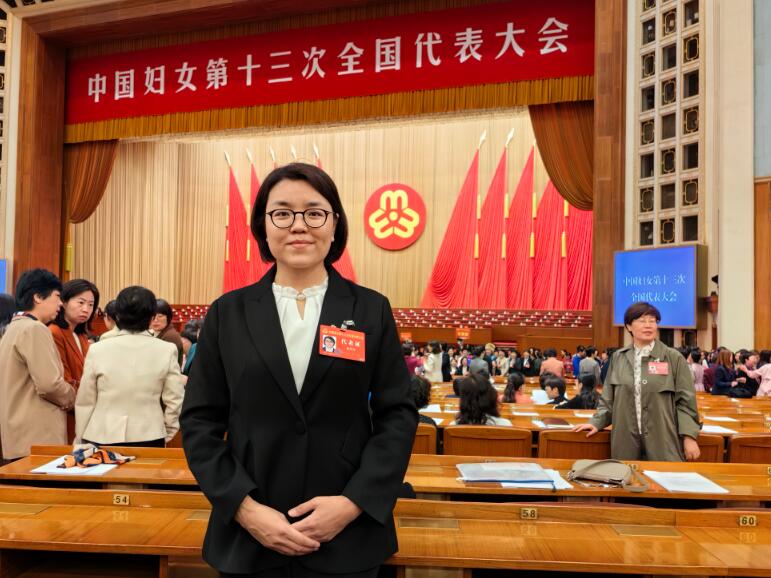 中國能建北京設(shè)備公司黨委書記、董事長，中國能建首批一級技術(shù)專家張月華獲全國三八紅旗手榮譽稱號
