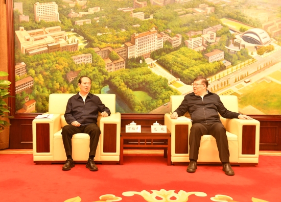 中國(guó)電建黨委書記、董事長(zhǎng)丁焰章與華中科技大學(xué)校長(zhǎng)尤政會(huì)談