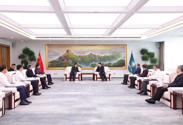 國(guó)家電網(wǎng)董事長(zhǎng)、黨組書記張智剛董事長(zhǎng)與三峽集團(tuán)董事長(zhǎng)劉偉平、總經(jīng)理韓君會(huì)談