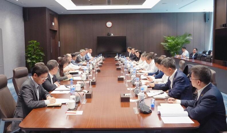 中國能建黨委書記、董事長宋海良與中信集團黨委書記、董事長奚國華會談