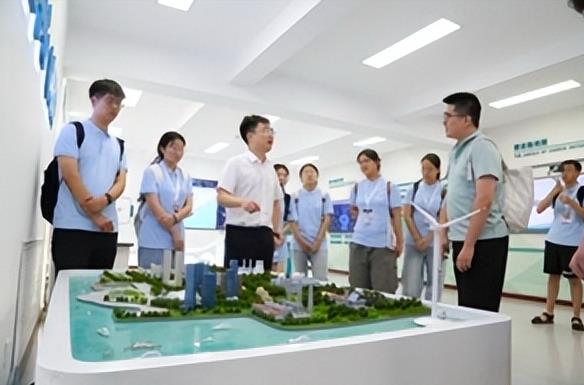 科技領航，由校到企——“重走初心之路”實踐團