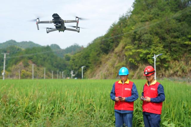 無(wú)人機(jī)巡檢，助力迎峰度夏保供電