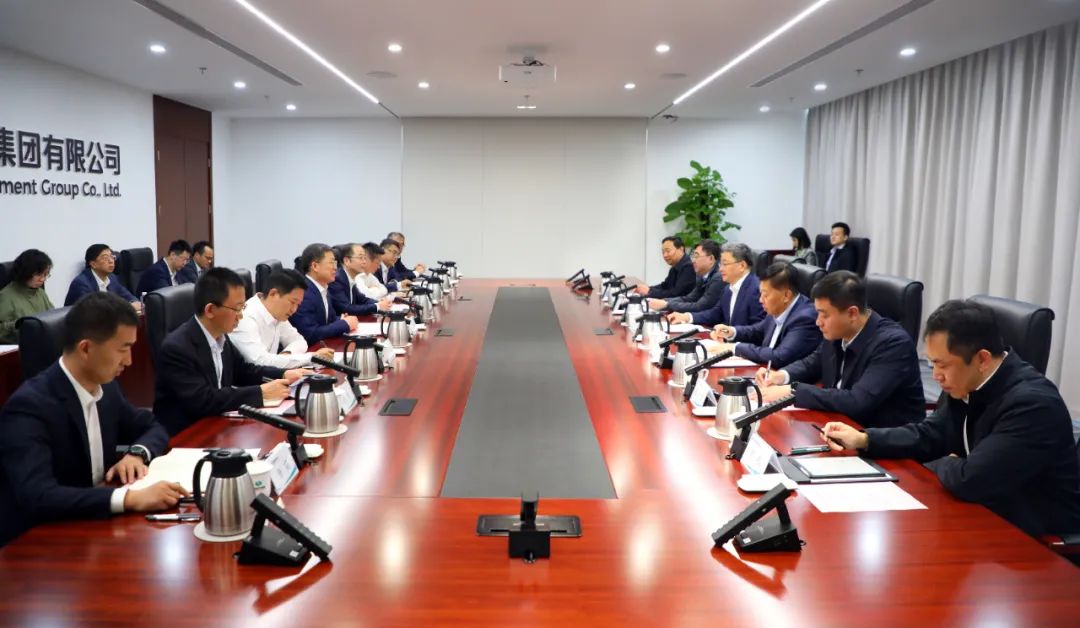 中國電氣裝備黨委書記、董事長李洪鳳會(huì)見濟(jì)南市委副書記、市長于海田