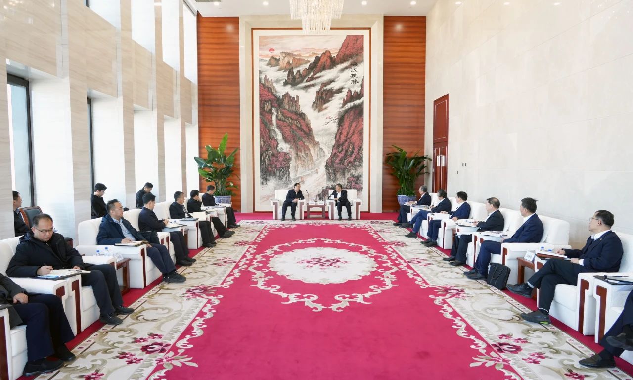 中國能建董事長宋海良、總經(jīng)理倪真與中國南水北調(diào)集團(tuán)董事長汪安南、總經(jīng)理孫志禹會(huì)談